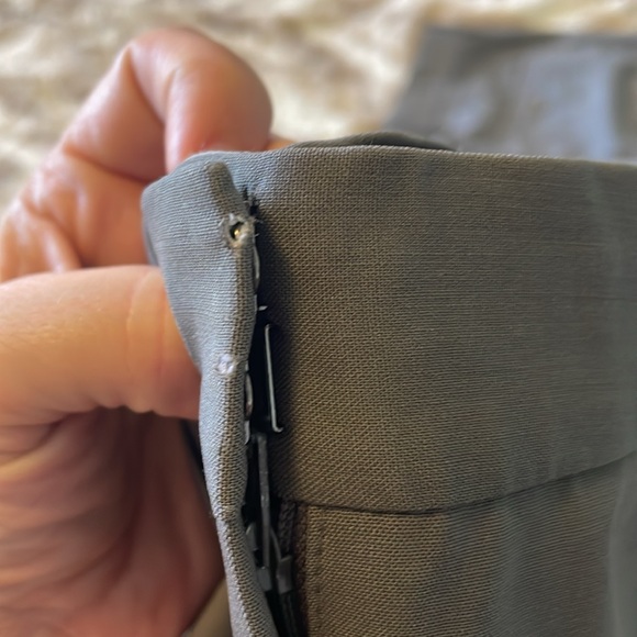 Theory testra 2B Talor pants size 0. Grey/green/taupe color - Picture 6 of 6